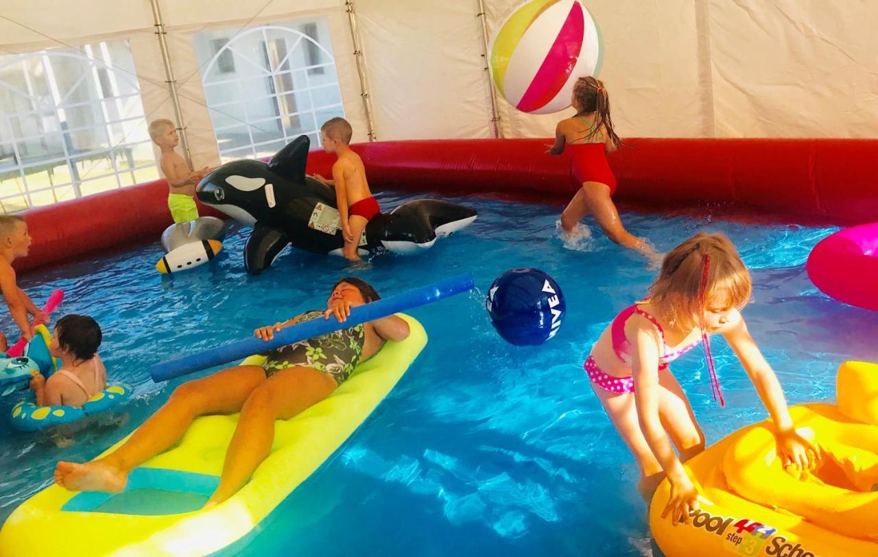 Domki I Apartamenty Caloroczne Koliber Władysławowo Exteriör bild